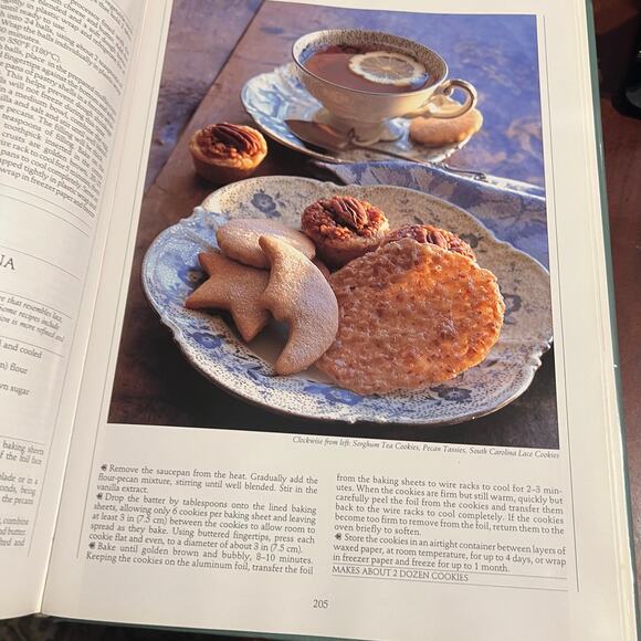 Vtg The South The Beautiful Cookbook Authentic Recipes From the American South - Picture 2 of 9